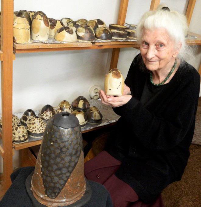 Lotte Reimers im Atelier
